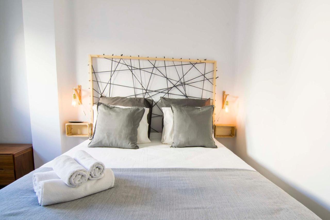 P&P Apartaments Arapiles Malaga Bagian luar foto