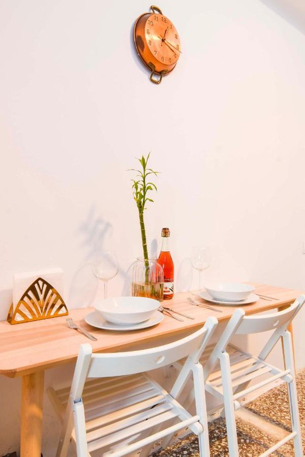 P&P Apartaments Arapiles Malaga Bagian luar foto