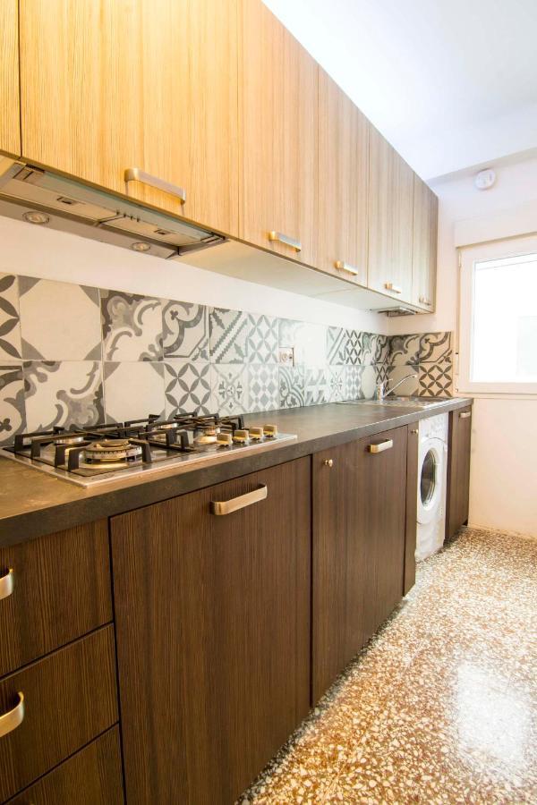 P&P Apartaments Arapiles Malaga Bagian luar foto