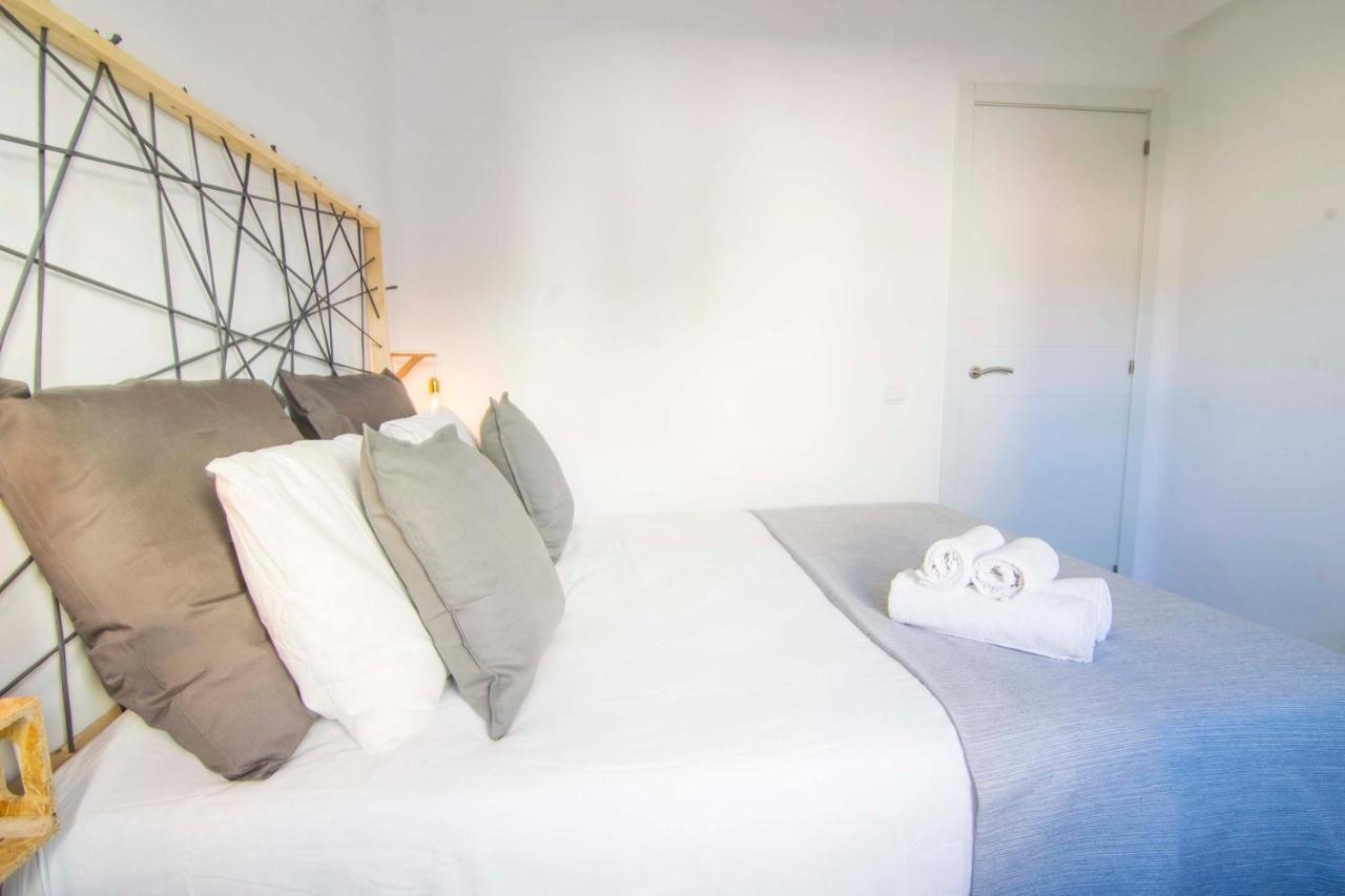 P&P Apartaments Arapiles Malaga Bagian luar foto