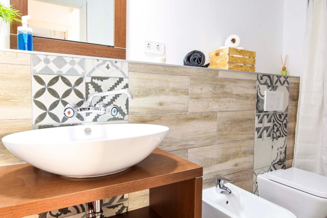 P&P Apartaments Arapiles Malaga Bagian luar foto
