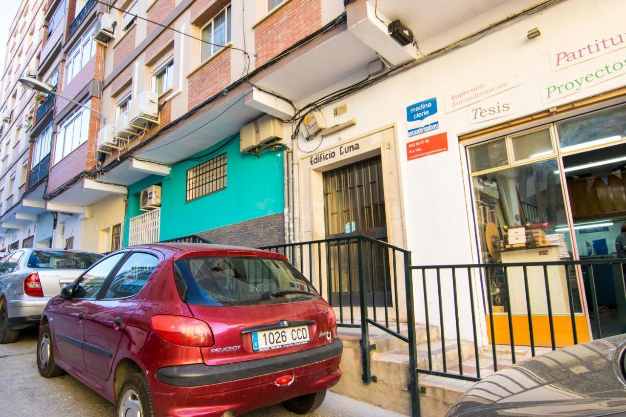 P&P Apartaments Arapiles Malaga Bagian luar foto